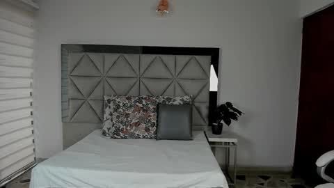  Nina  online show from March 6, 8:59 pm