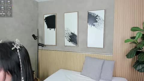 NINA online show from October 13, 11:35 am