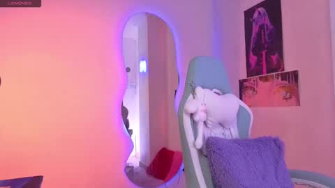 Nina Neon Nostrade online show from December 2, 9:44 am