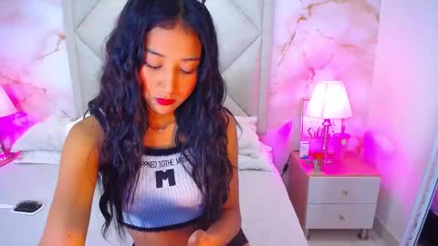 Nina Bravura online show from October 6, 1:39 pm