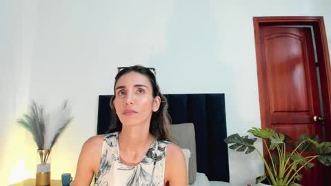 Nina online show from January 24, 6:04 pm