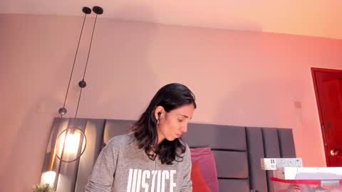 Nina online show from November 5, 6:13 pm