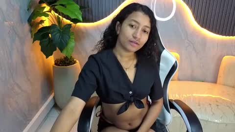 Nina  online show from November 9, 1:40 pm