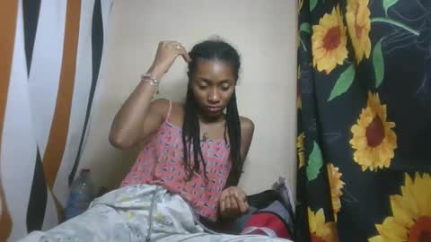 ninaeaa online show from November 23, 8:10 pm