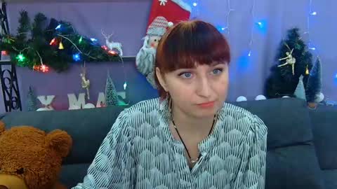 ninaflawlees online show from December 9, 7:18 pm