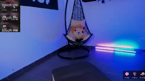 ninamonroee online show from June 11, 12:43 am