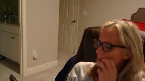 ninanite online show from April 9, 11:21 pm