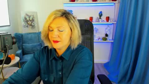 ninastarle online show from October 18, 6:05 am