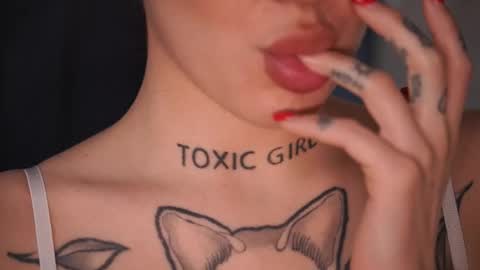 ninasuzuki online show from February 1, 12:15 pm