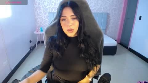 Ninfa  online show from January 18, 11:11 am