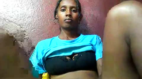 ninie246746 online show from February 12, 1:46 pm