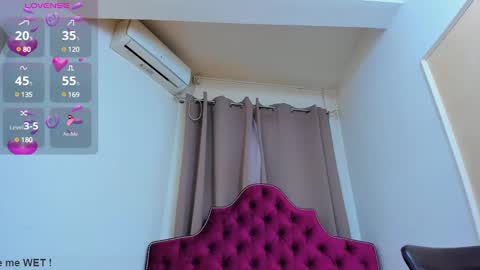 nina dee online show from December 30, 4:20 am