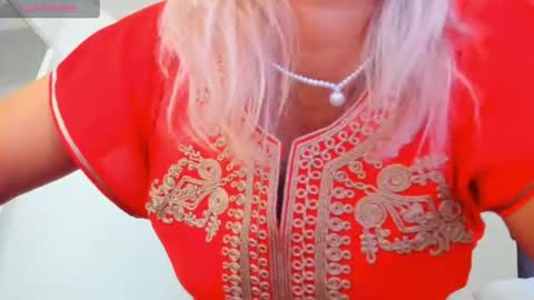 nina dee online show from August 3, 3:32 am