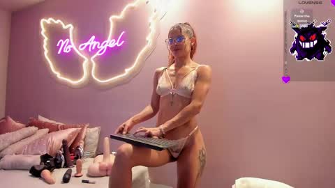 Ninna  online show from February 20, 11:09 am