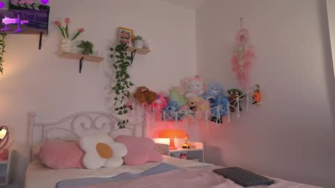 noah__23 online show from June 5, 10:38 pm