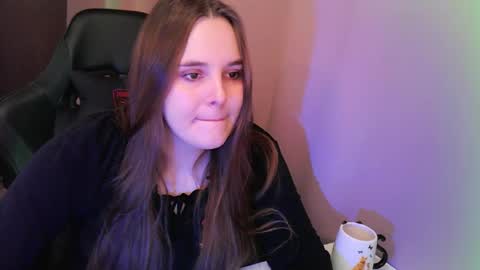 noir_ember_ online show from November 3, 2:10 pm