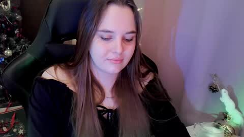 noir_ember_ online show from January 9, 1:59 pm