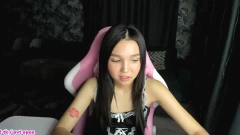 nomi online show from May 25, 9:14 pm
