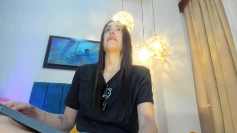 Nora Da Silva online show from November 30, 1:59 pm