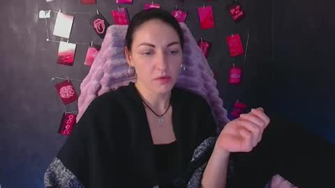 Nora online show from January 10, 11:20 pm