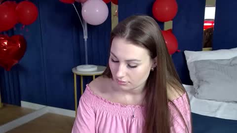 NoraFoxes online show from February 19, 6:02 am