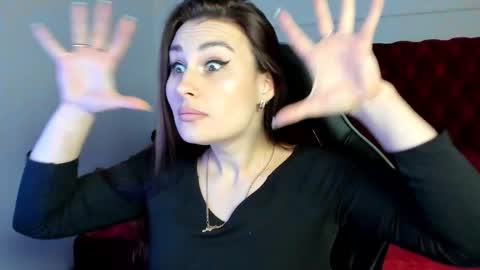 NoraFoxes online show from February 6, 7:01 am