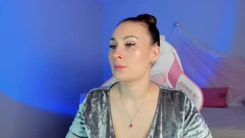 NoraFoxes online show from February 20, 6:12 am