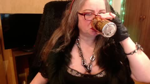 miss Tress online show from December 7, 11:12 pm