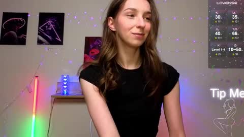 Hello My name is Helene NTMU  Finger up if u like what u see online show from February 10, 2:26 pm