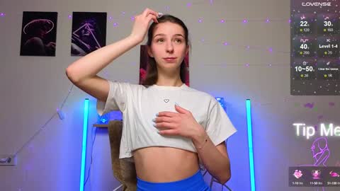 Hello My name is Helene NTMU  Finger up if u like what u see online show from January 15, 2:02 pm