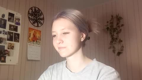 Sari  It is my first day  online show from February 27, 3:12 pm