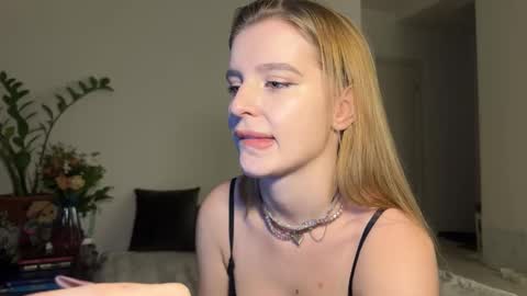 nura_foxx online show from November 9, 12:16 am