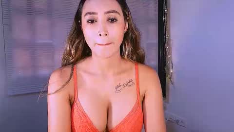 Nycole online show from October 22, 5:51 pm