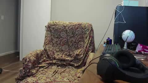 Nyctophilic online show from December 2, 7:10 am