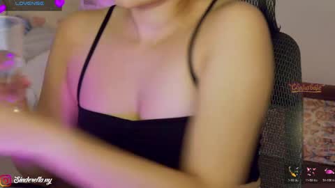Nylaah online show from May 1, 1:03 pm