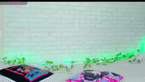 Kat online show from December 19, 5:16 pm