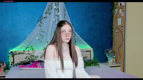 Kat online show from February 6, 6:24 pm