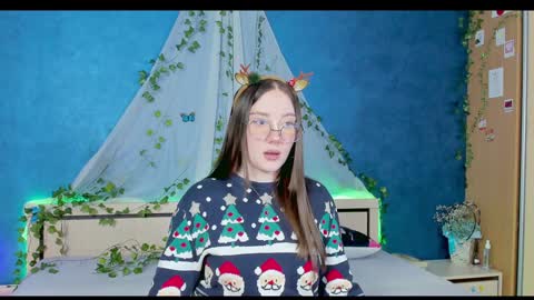 Kat online show from December 15, 7:10 pm