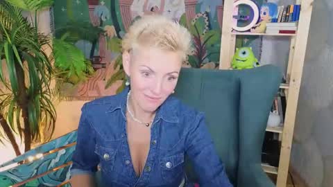 nymphvariety online show from September 24, 5:17 am