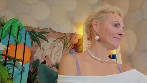 nymphvariety online show from September 19, 5:50 am