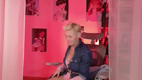 nymphvariety online show from November 25, 5:20 am