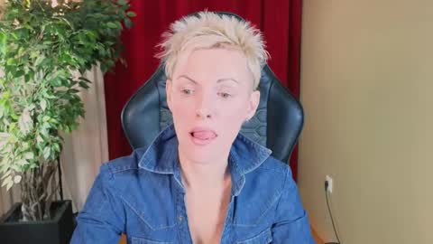 nymphvariety online show from October 25, 5:48 am