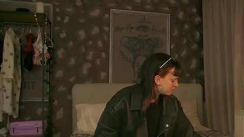 Nyssa online show from April 2, 4:43 am