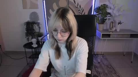 Nyx online show from June 5, 4:38 am