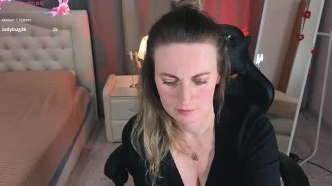 Lana online show from October 9, 8:13 pm