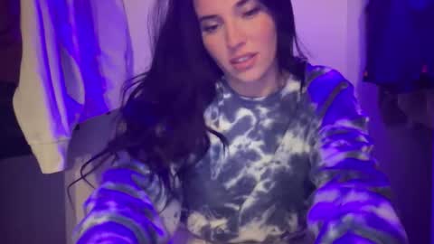 A L A R A  online show from November 6, 3:34 am