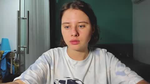 Evie online show from January 12, 3:24 pm