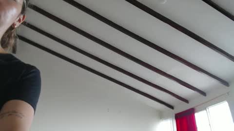 Val online show from February 20, 8:25 pm