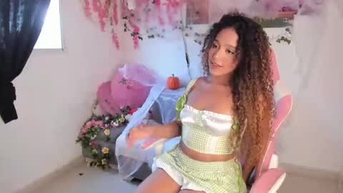 Odette  online show from October 30, 8:43 pm