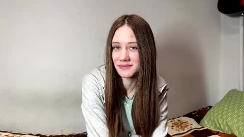 Mia online show from March 9, 1:25 pm